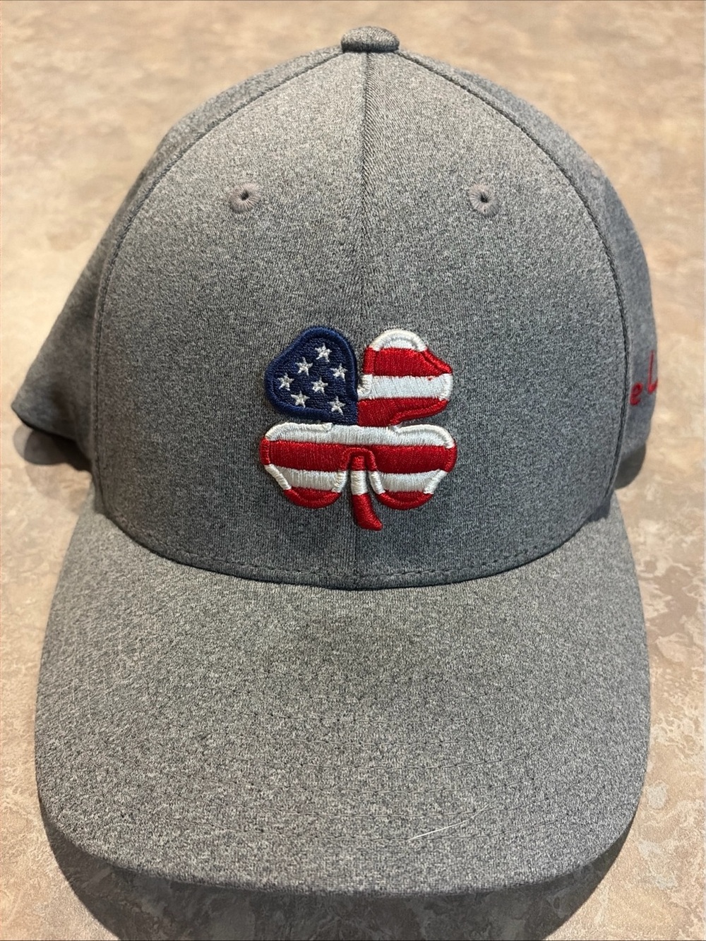 BLACK CLOVER, LIVE LUCKY GOLF HAT AMERICAN FLAF SIZE S-M